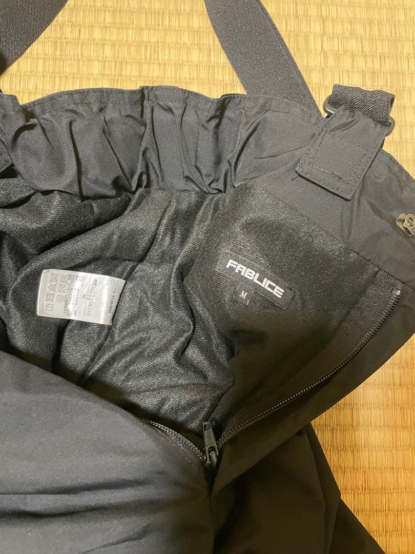 デサントスキーウェア　ファブリス　スキーパンツ　Mサイズ