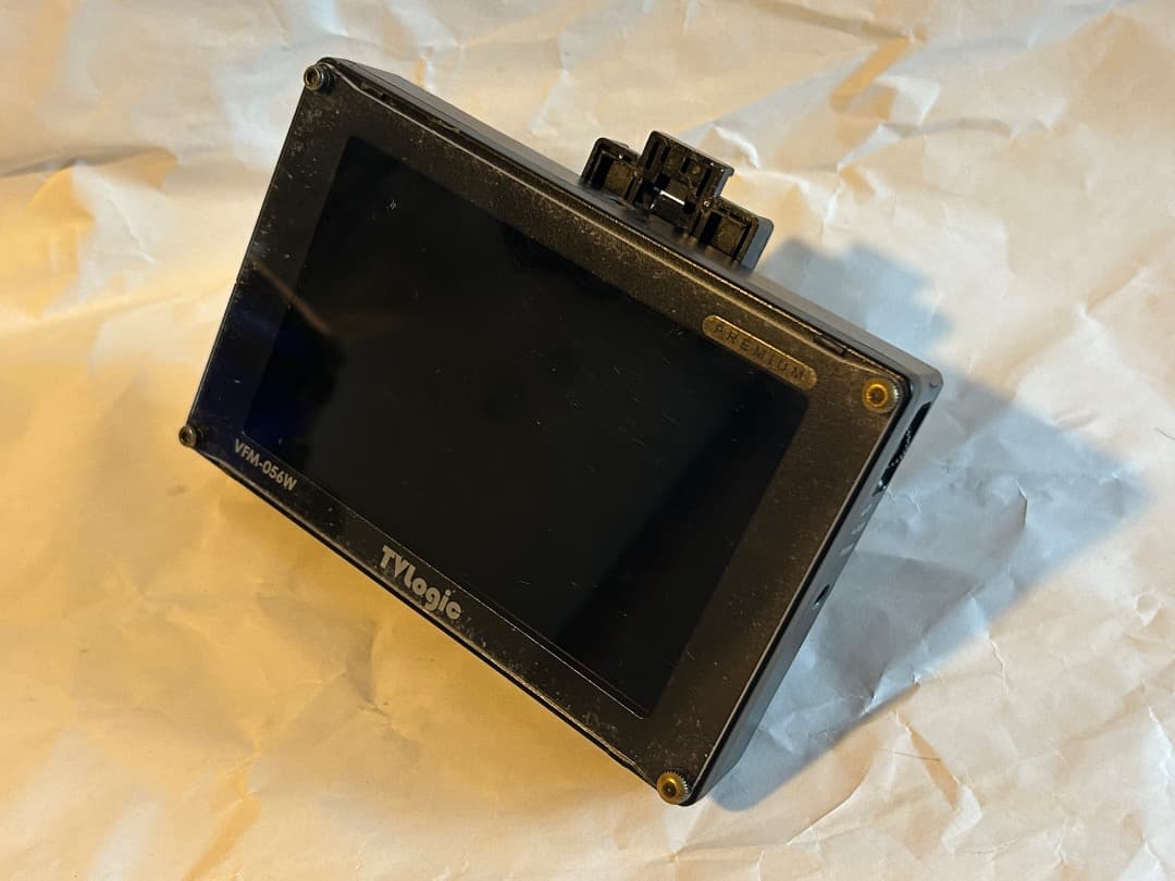 TVlogic 056 モニター フード AC SDI HDMI　Lバッテリー