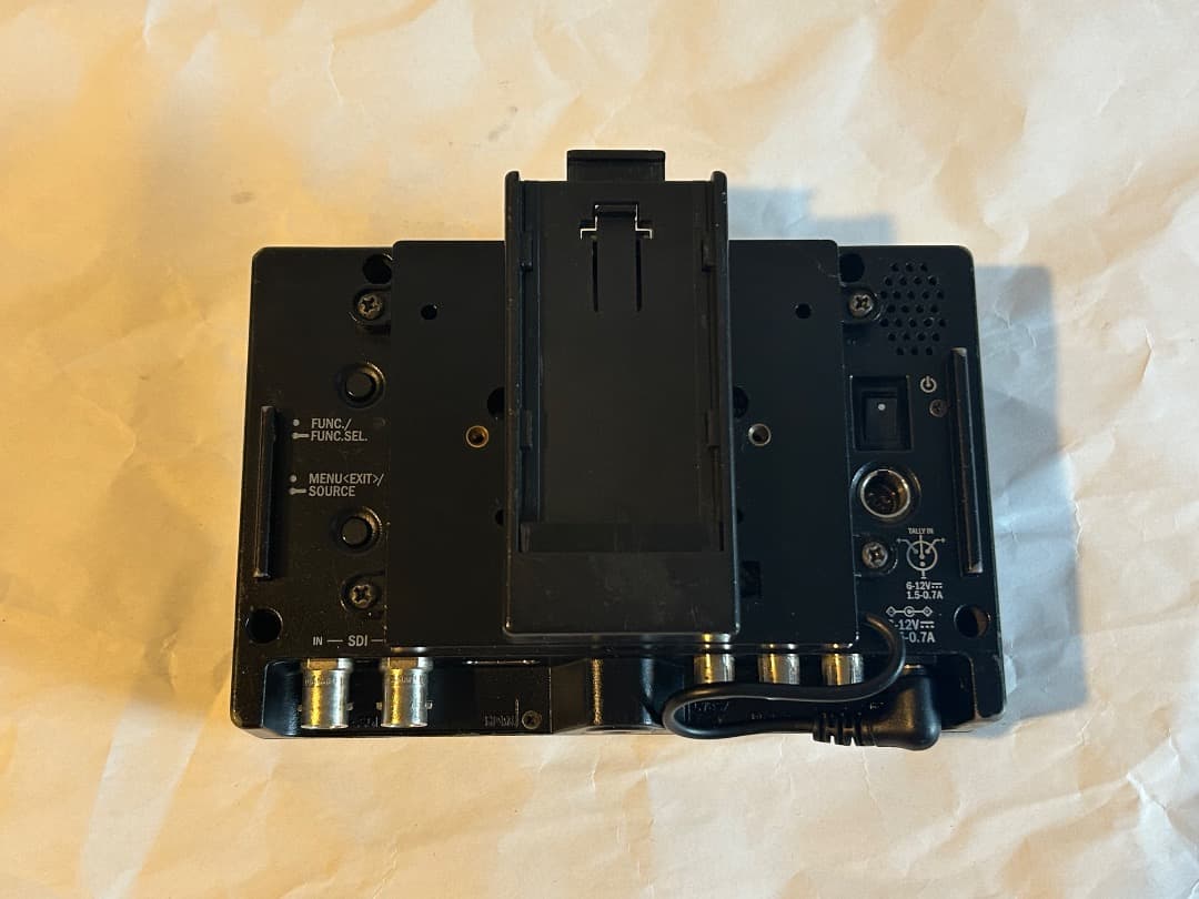 TVlogic 056 モニター フード AC SDI HDMI　Lバッテリー