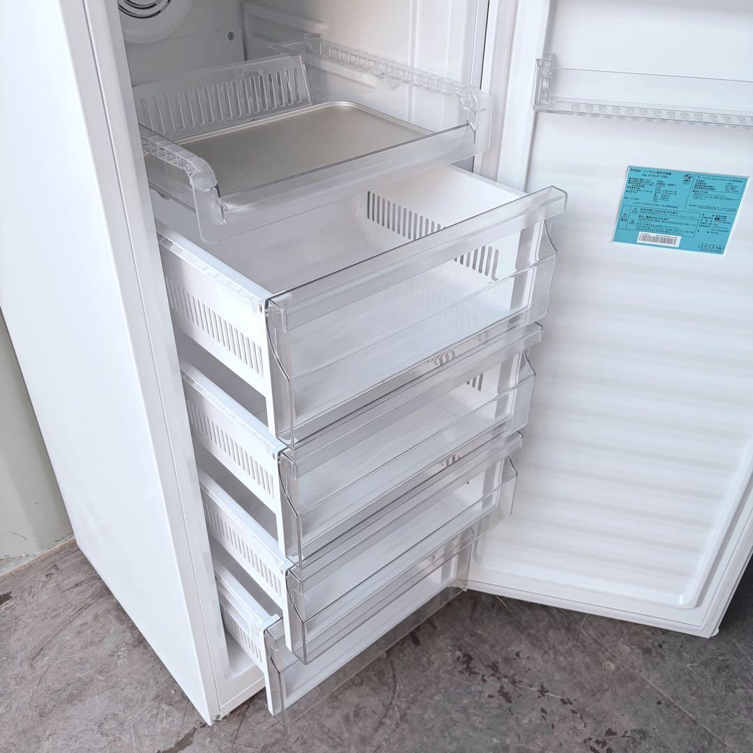 運搬取付無料！ホワイト純正Haierスリム冷凍庫！自動霜取り機能！完動超美品！