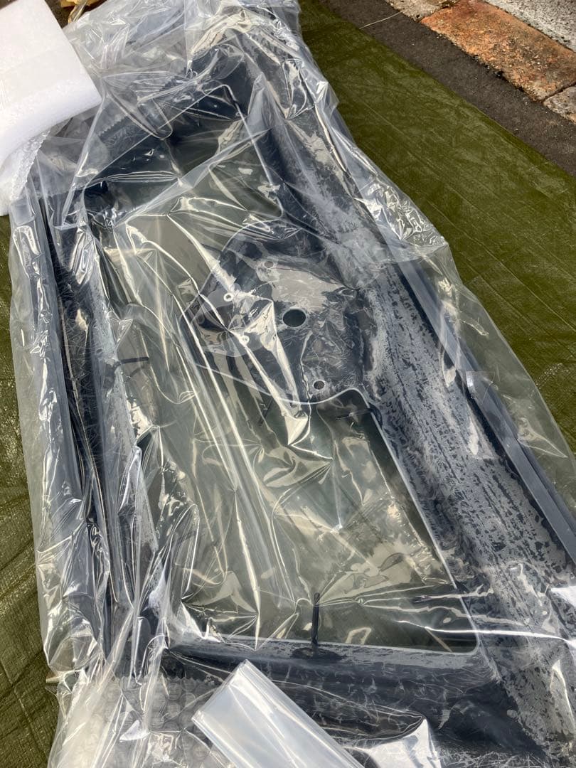 新品　未開封　IMPUL キャラバン　フロントグリル　エアロパーツ 未塗装