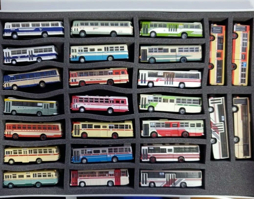 バスミニカー 25台セット 専用ケース付き