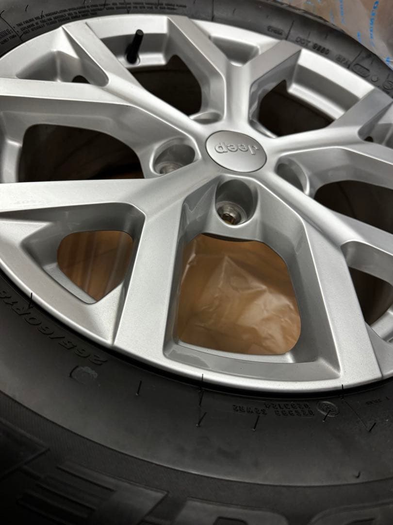 た*い様 【新車外し】JEEP グランドチェロキー 18インチ タイヤホイール4