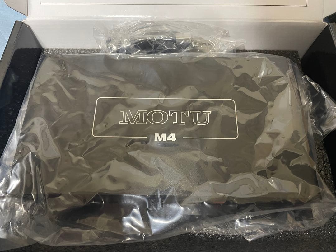 motu M4 新品同様