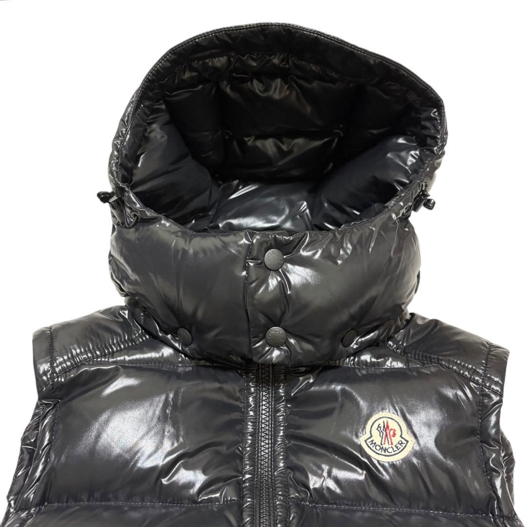 【極美品】モンクレール LACET フード付きダウンベスト ブラック サイズ0