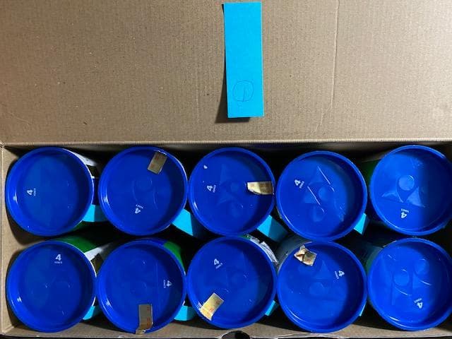 ①中古YONEXシャトルコック（ニューオフィシャル）