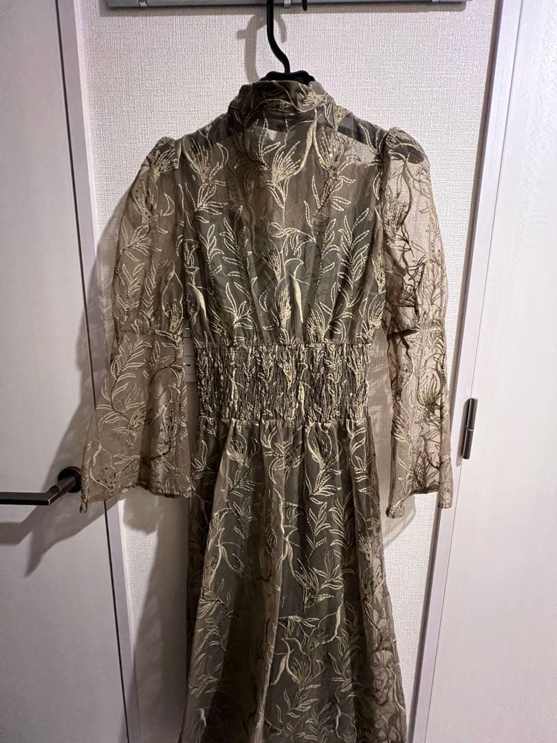 【値下げ】Leja Aライン刺繍スパンコールドレス パーティ結婚式二次会成人式