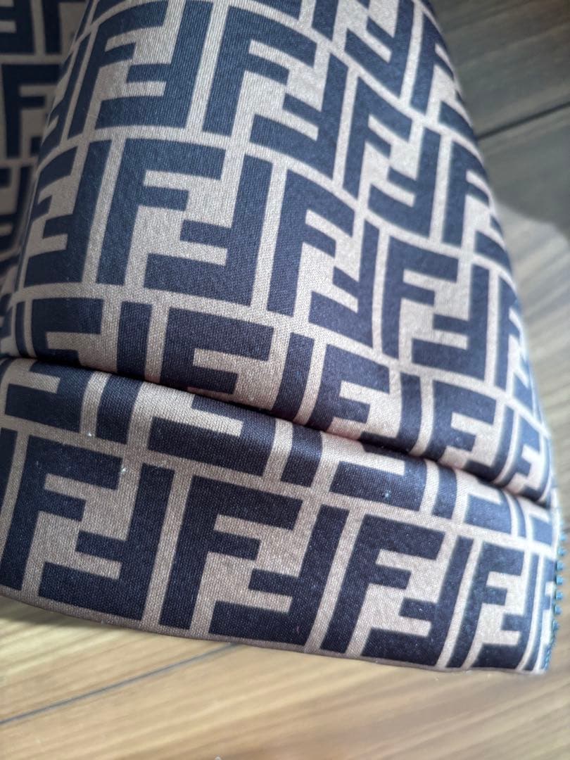 【美品】FENDI ズッカ柄パーカー モンスター キッズ12+サイズ