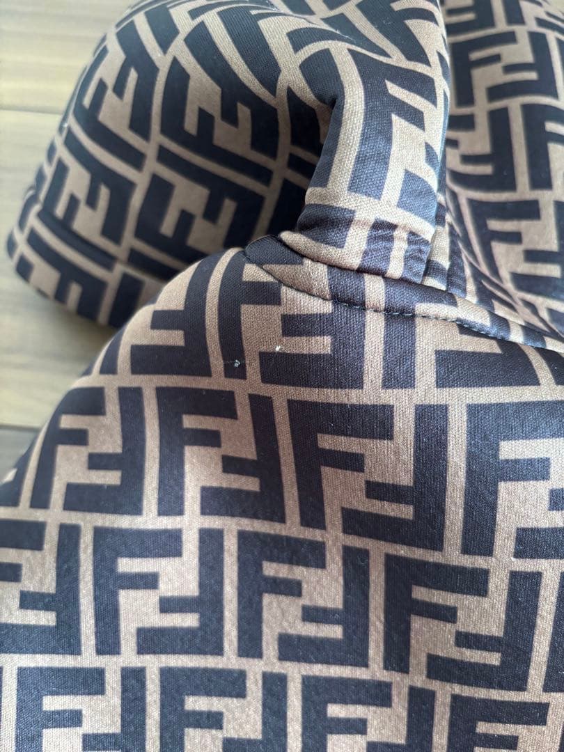 【美品】FENDI ズッカ柄パーカー モンスター キッズ12+サイズ