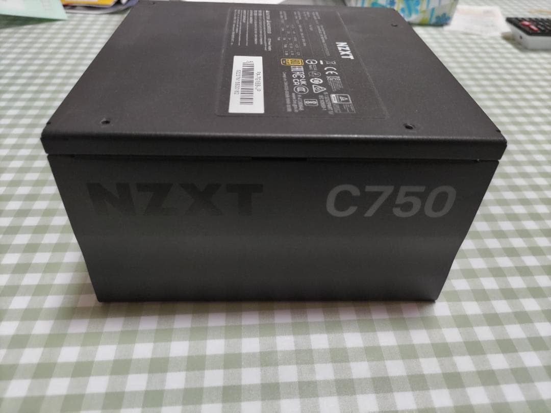 NZXT C750 Gold (2022) 750W電源ユニット