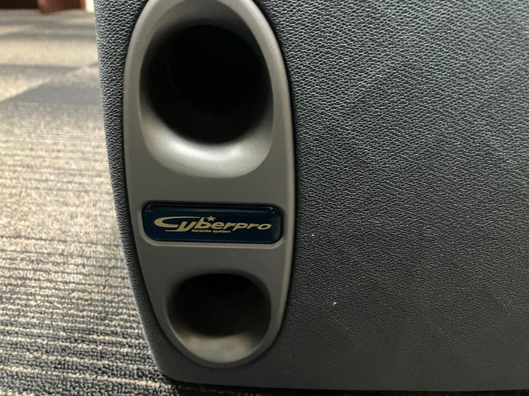 第一興商　DDS-910左右二個 カラオケ機器スピーカー200W 送料無料　中古