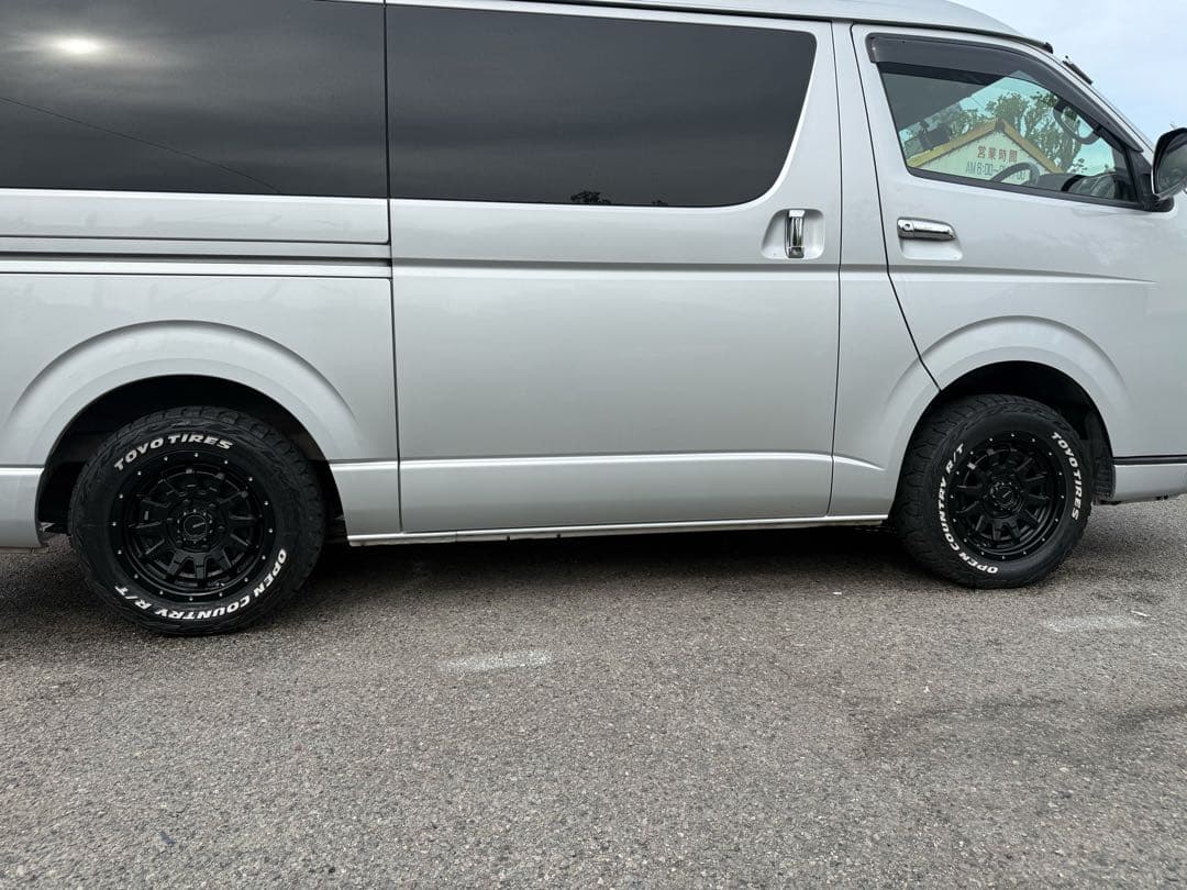 ハイエースホイール