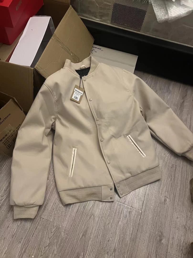 STÜSSY スポーツジャケット ベージュ L 試着のみ