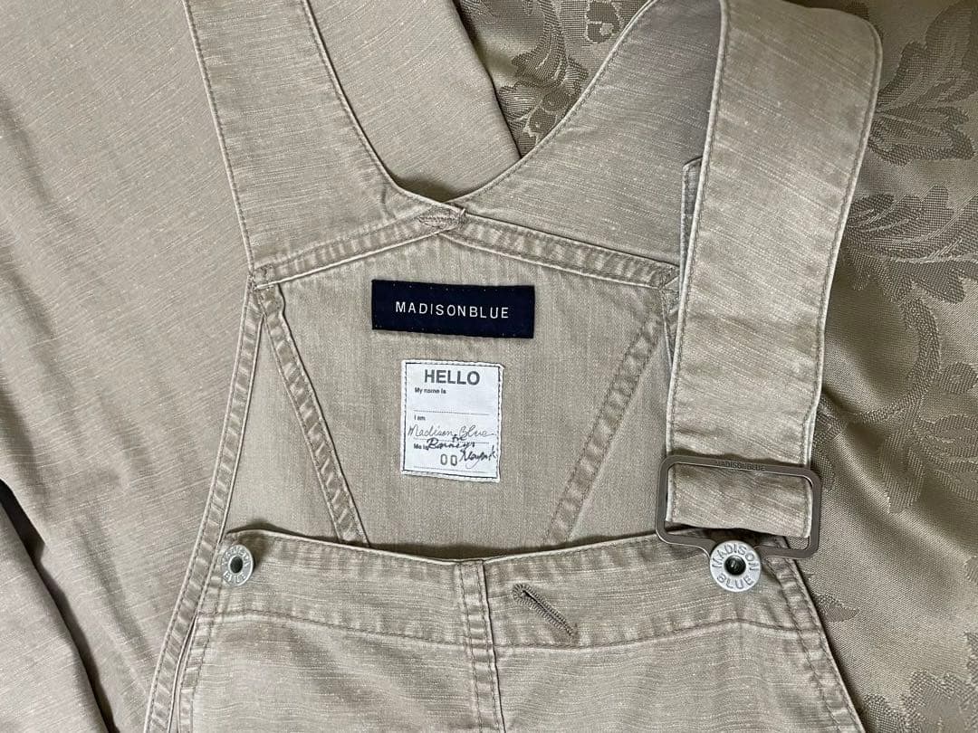 ２点セットマディソンブルーMadison BlueスカートとHelloTシャツ