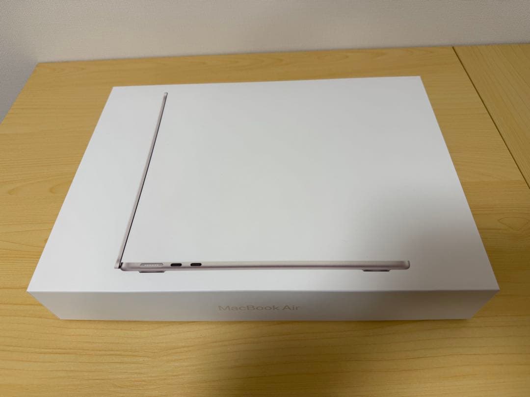 MacBook Air M2 13インチ　メモリ8GB 512SSD