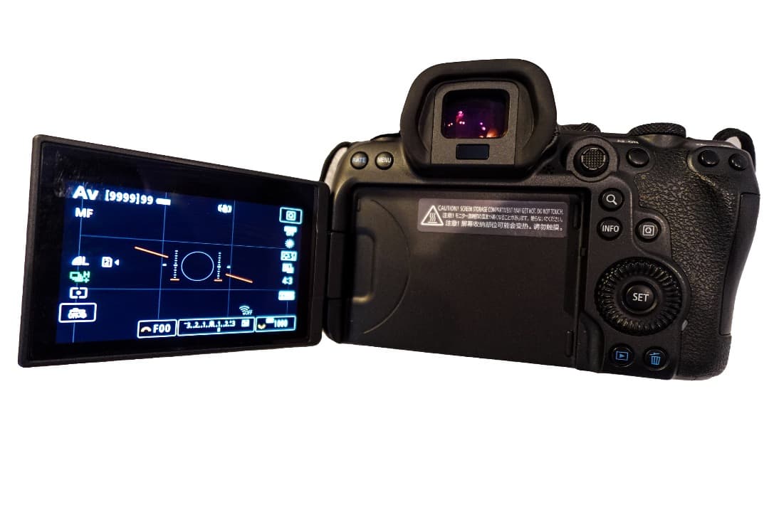 CANON　ミラーレス　 EOS R6ボディ