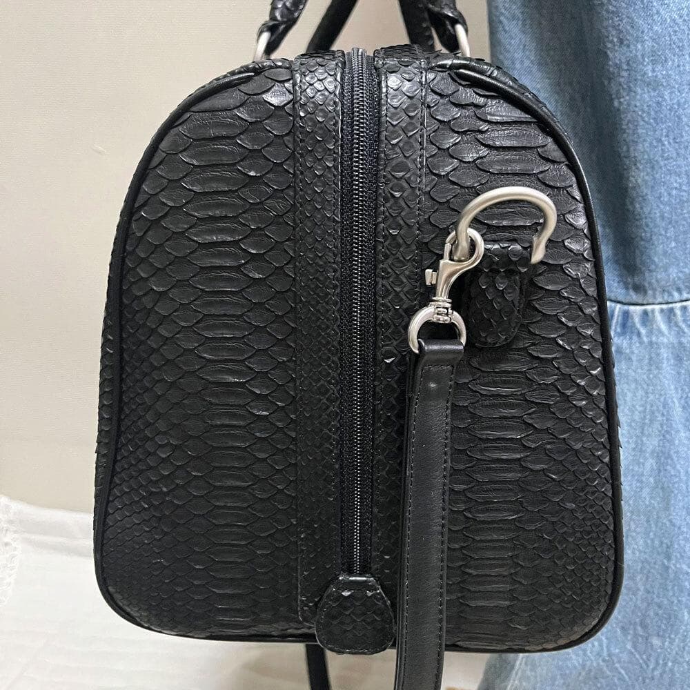 未使用タグ付 パイソン 蛇革 レザー 本革 2way ボストンバッグ 大容量 黒