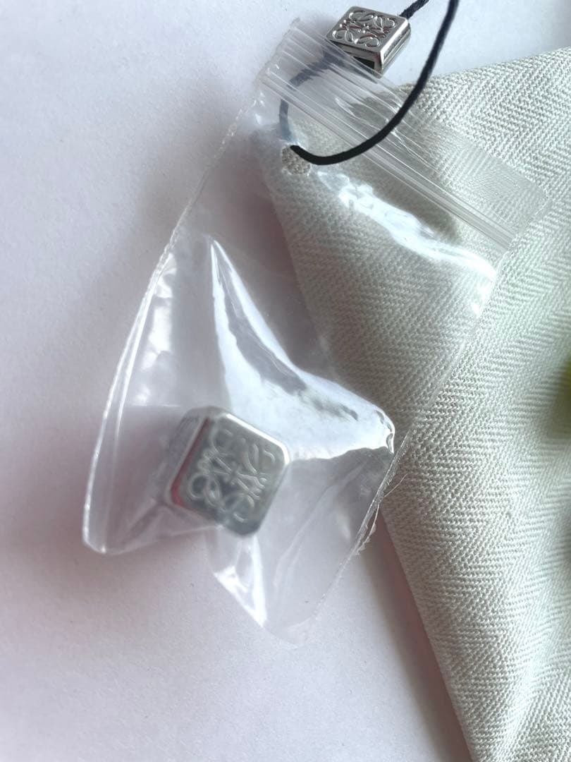 LOEWE レザーストラップ　シルバー チャーム セット