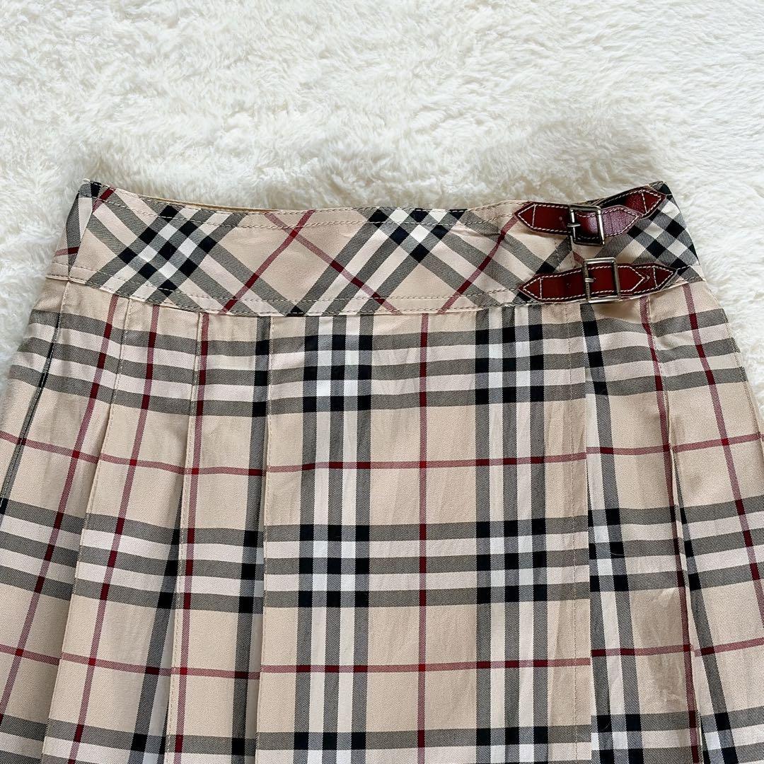 【バーバリーブルーレーベル】ベルトラッププリーツスカート ベージュノバチェック