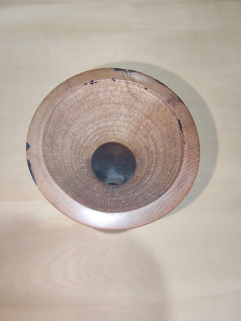 ユート 小鼓の胴 蝶の蒔絵 鉋目あり