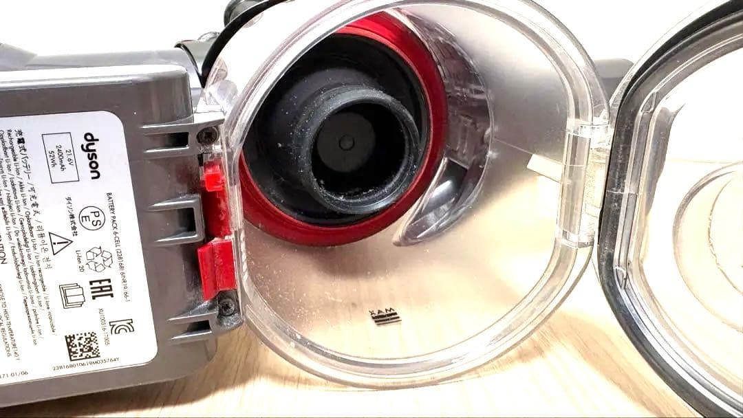 Dyson V8 Slim Fluffy+ ヘッド社外品に交換済 収納スタンド付