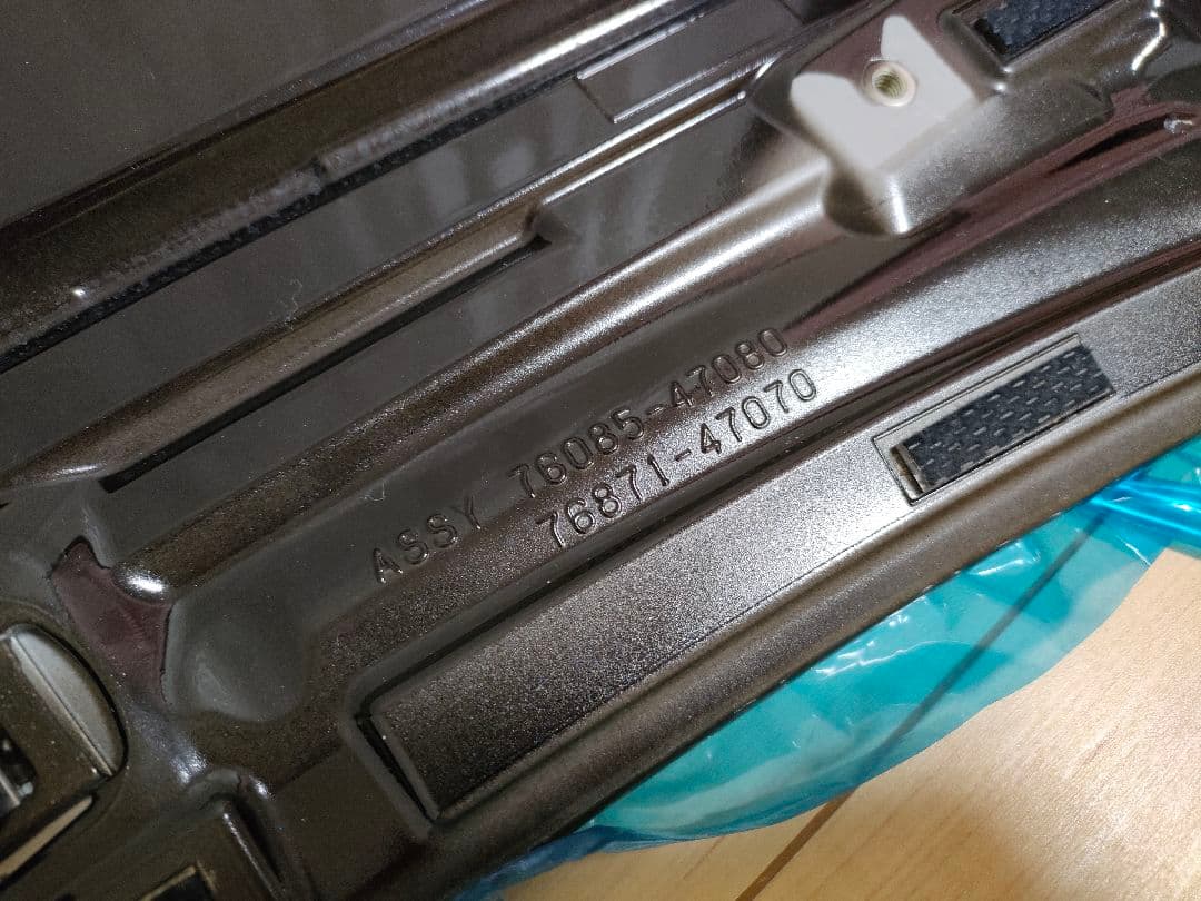 プリウス 50系 純正 トランクスポイラー 前期 黒