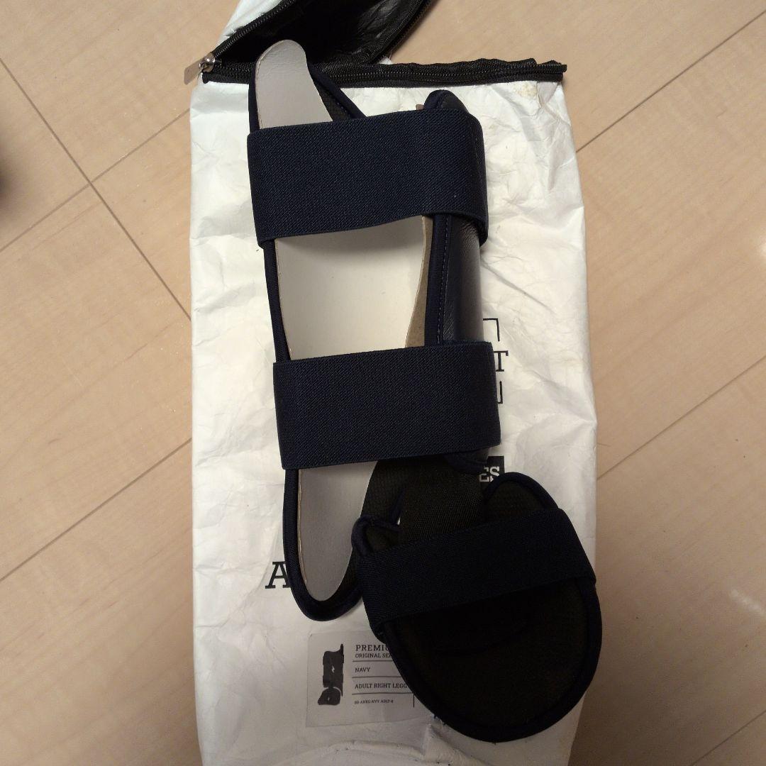 バ*ー様 ブルースボルト プレミアムプロ 大人用アンクルガード ネイビー 右打者