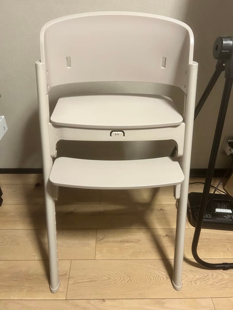 NOVUS グレージュ　ベビーハイチェア