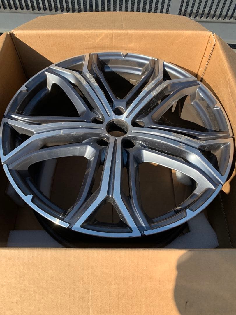 マセラティ レバンテ純正ホイール　1点のみ