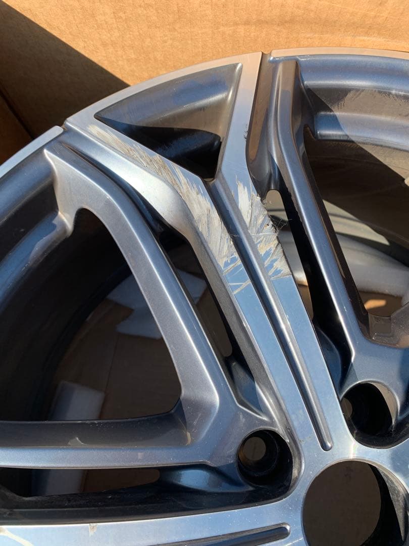 マセラティ レバンテ純正ホイール　1点のみ