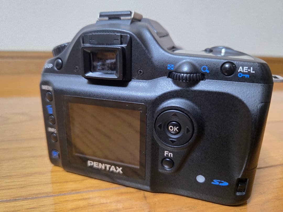 PENTAX istDs デジタル一眼レフカメラ 本体とレンズ付き