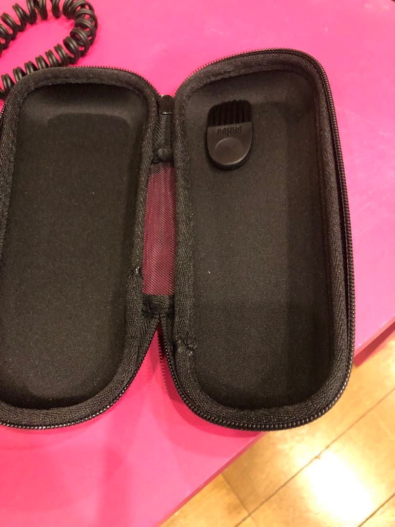 Braun シェーバー 充電器・ケース付き