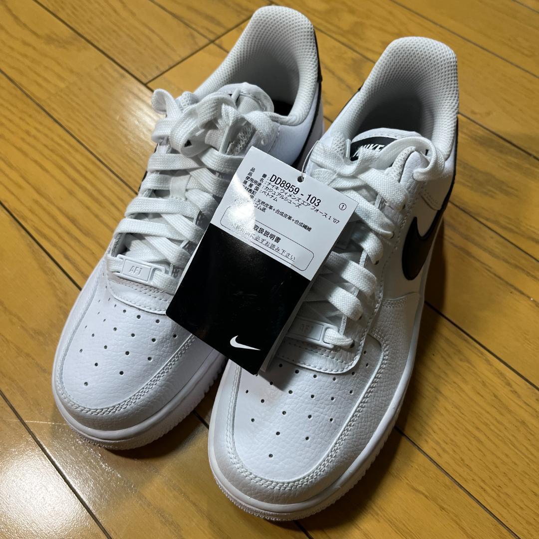 [新品] Nike Air Force 1 ホワイト/ブラック 23.5cm