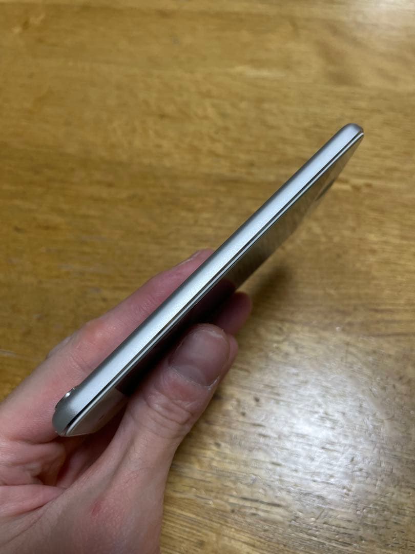 iPod touch (第7世代) シルバー 32GB 箱無し