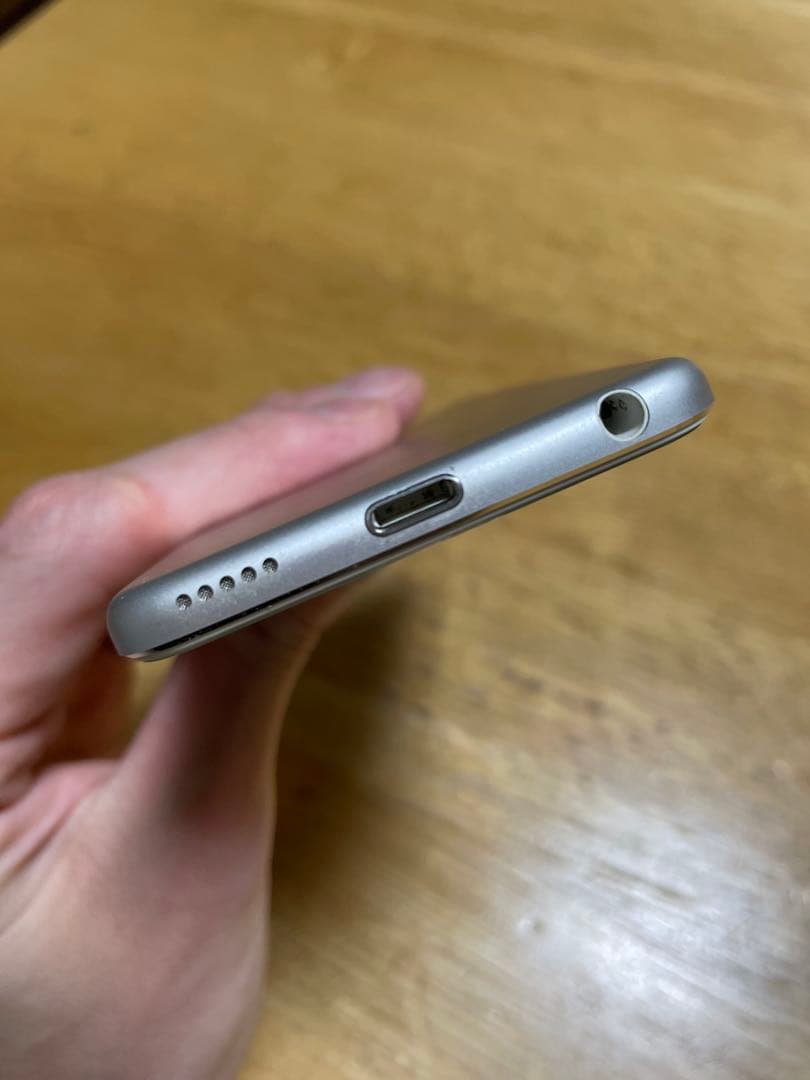 iPod touch (第7世代) シルバー 32GB 箱無し