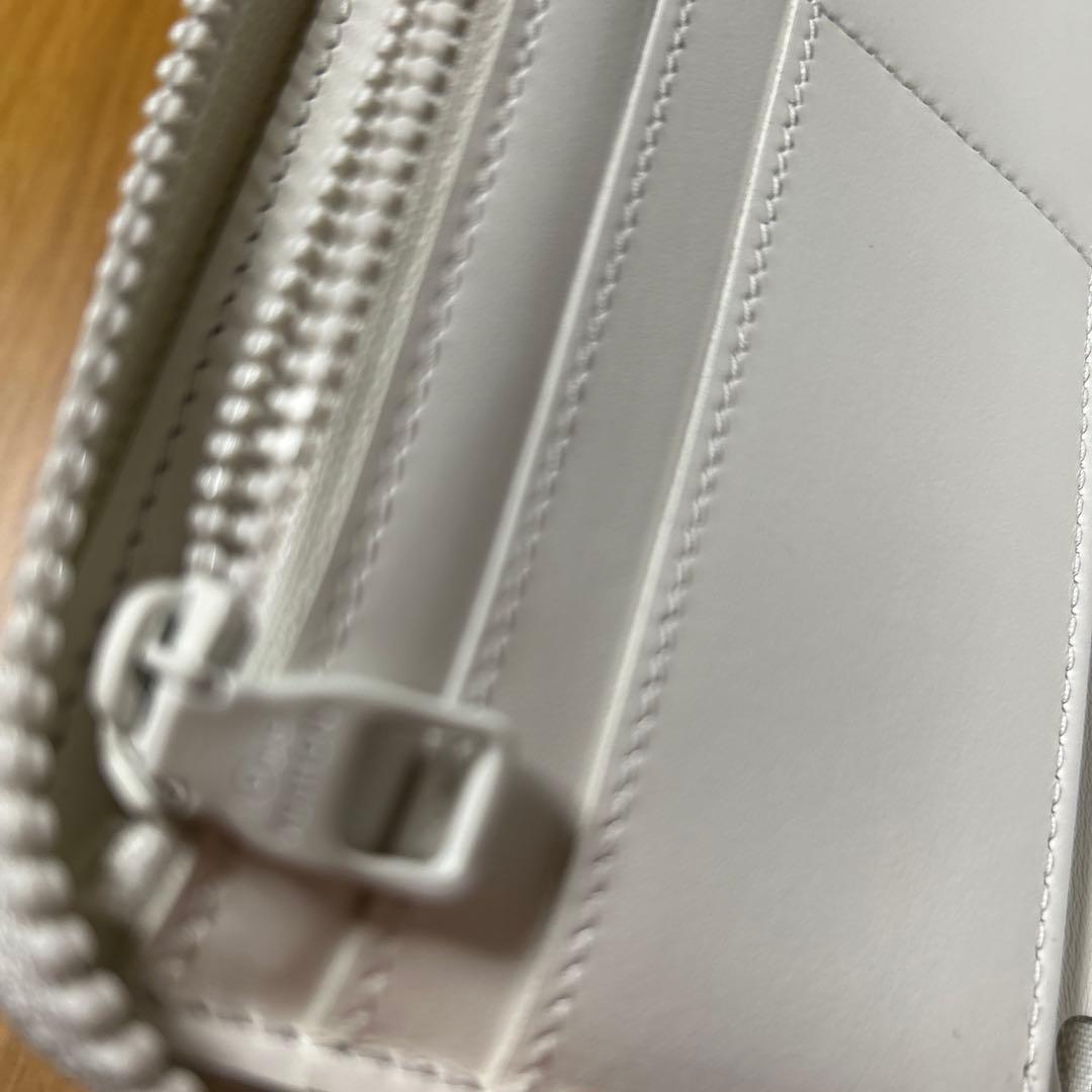 未使用LOUIS VUITTON キャラクター長財布 ホワイト　袋付き