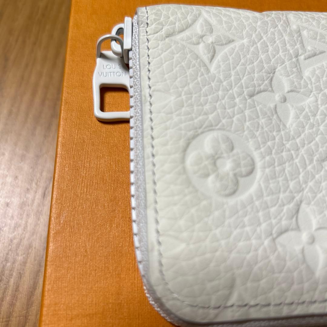 未使用LOUIS VUITTON キャラクター長財布 ホワイト　袋付き