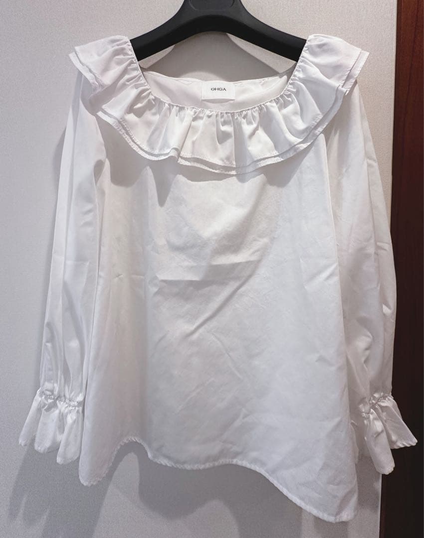 ✨新品未使用✨OHGA✨ラッフルショルダーブラウス✨ホワイト♡完売品♡翌日発送♡