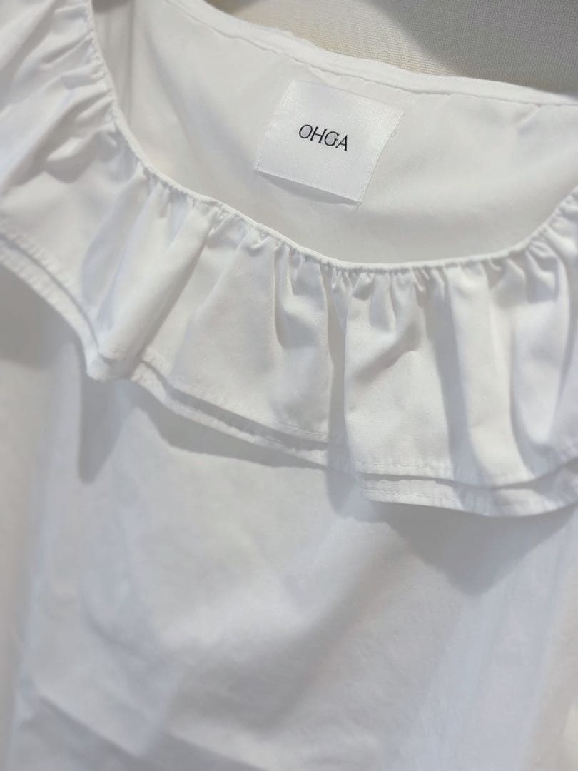 ✨新品未使用✨OHGA✨ラッフルショルダーブラウス✨ホワイト♡完売品♡翌日発送♡