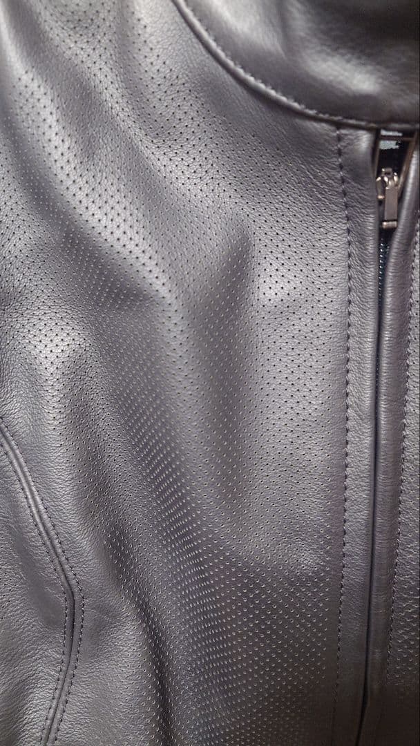 オ*ロ様 ２０日まで限定オークション　ダイネーゼ　パンチングレザージャケット　4