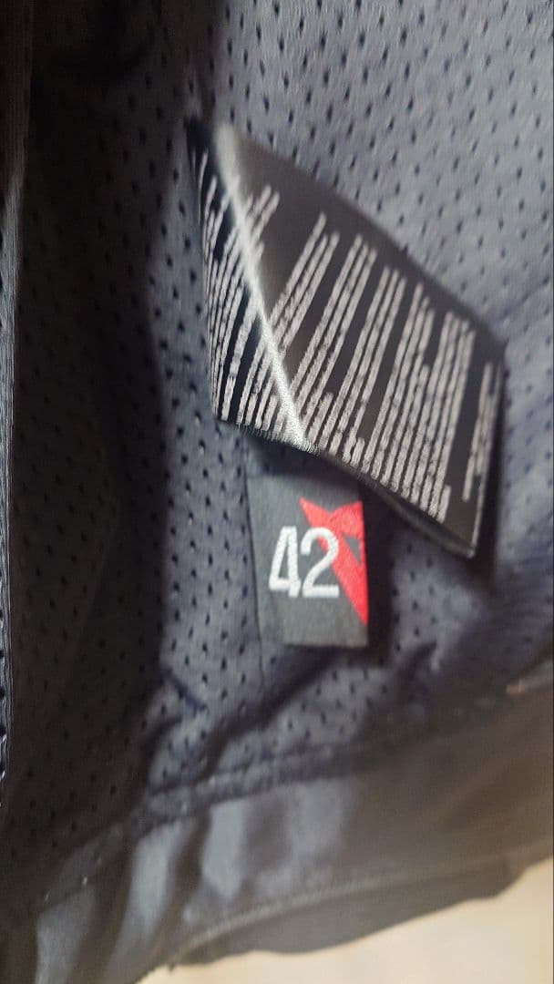 オ*ロ様 ２０日まで限定オークション　ダイネーゼ　パンチングレザージャケット　4