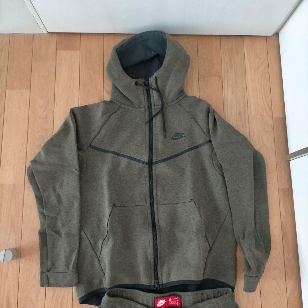 【M】ナイキ セットアップ テックフリース カーキ
