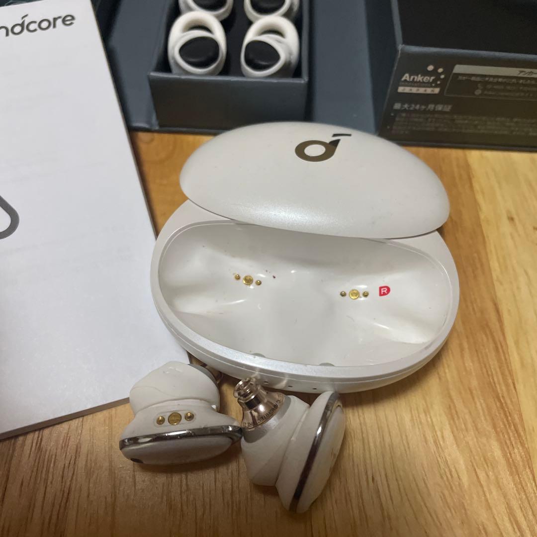 soundcore ワイヤレスイヤホン ホワイト