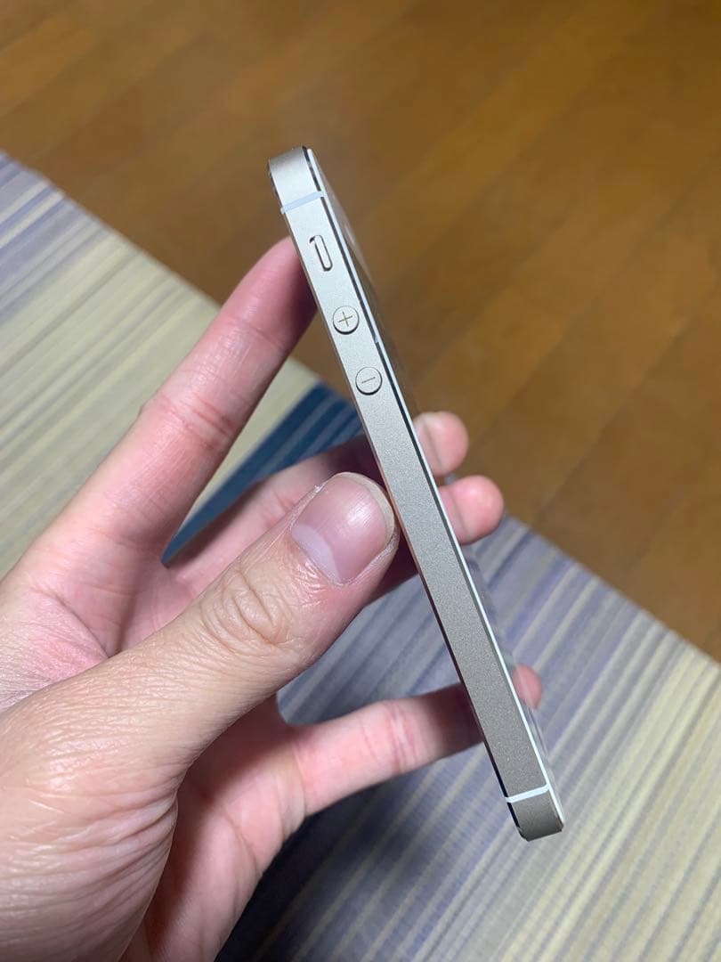 Apple iPhone 5s ゴールド 本体