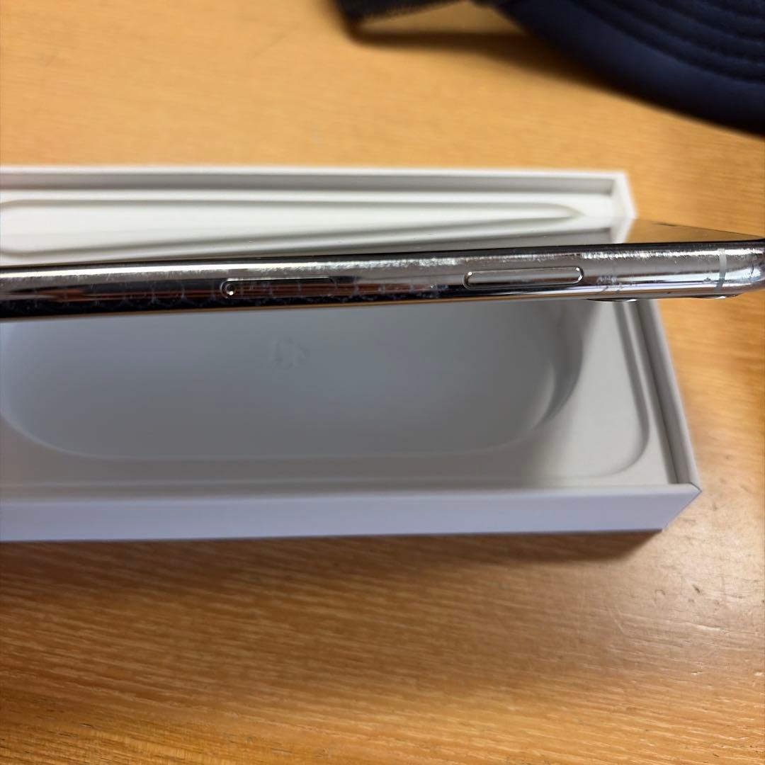 iPhone11 pro max （シルバー）