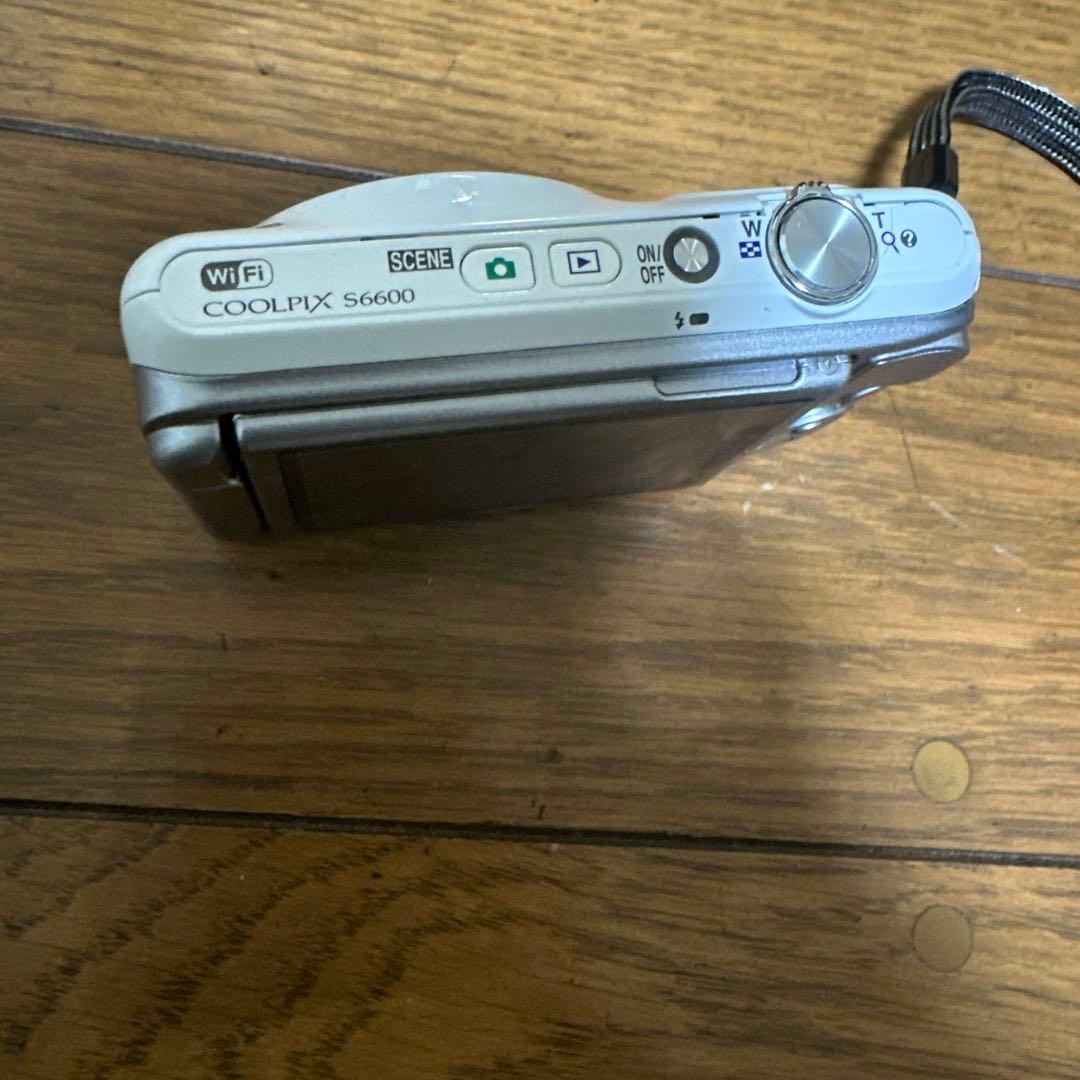 Nikon COOLPIX デジタルカメラ