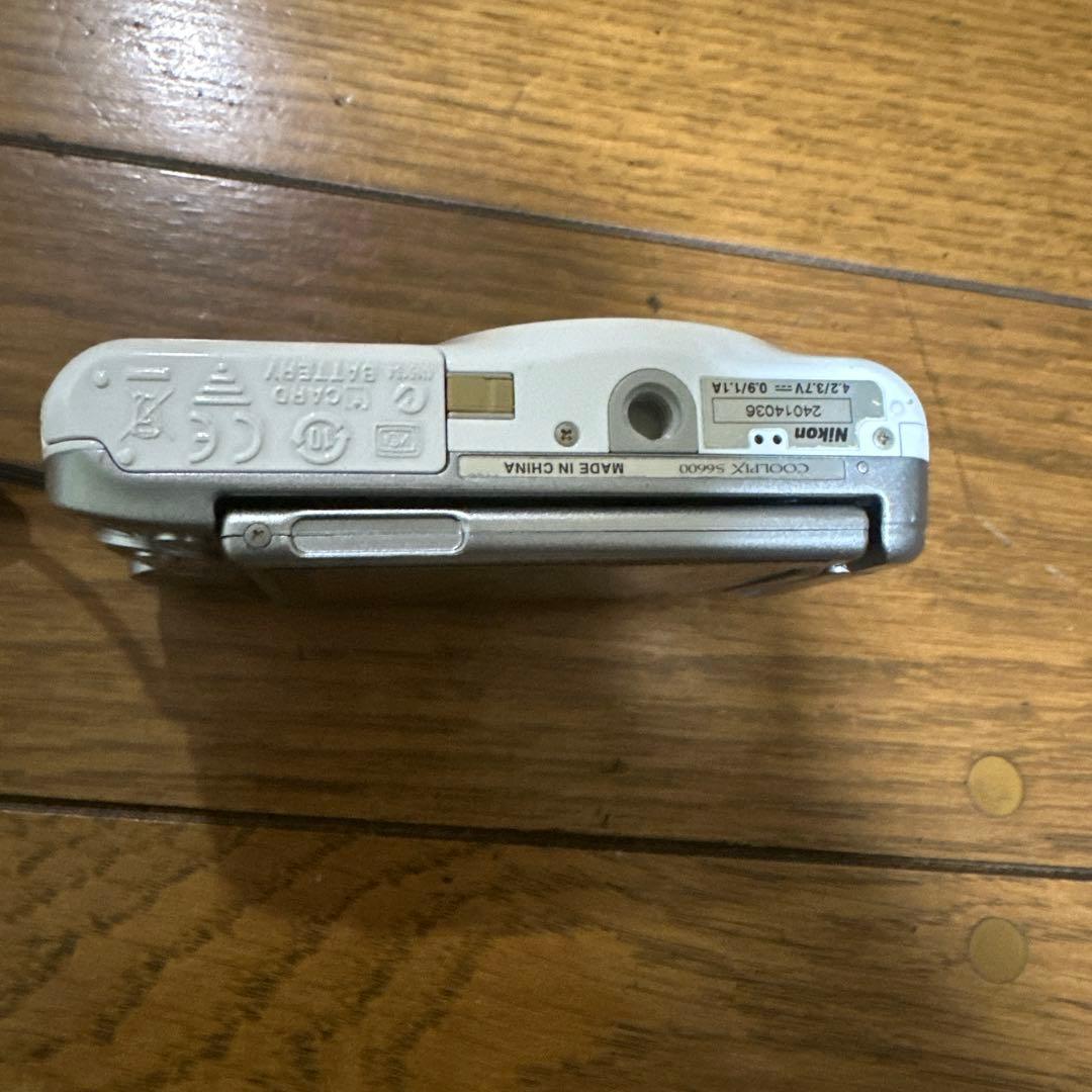 Nikon COOLPIX デジタルカメラ
