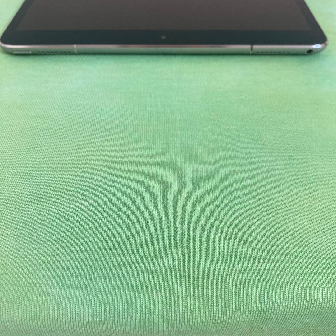 198 電池ほぼ新品☆iPad Pro 256GB 10.5インチ SIMフリー