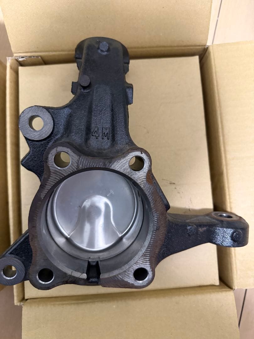 200系ハイエース　純正ナックル　左右セット