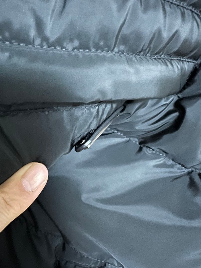 PRADA ブラック ダウンベスト